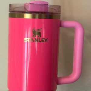 Limited edition Pink Parade 40oz Stanley tumbler 🩷